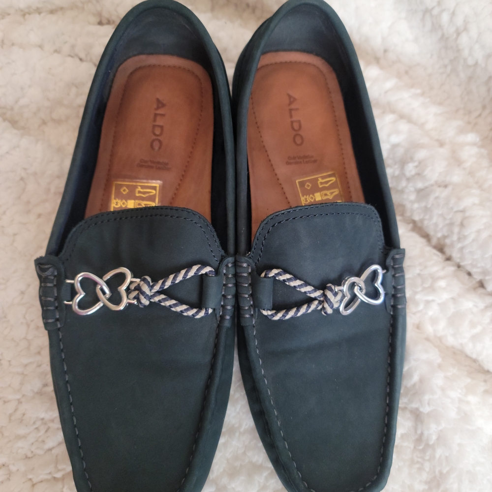 ALDO Women's Navy Blue Nubuck Heart-Bit Loafers - Like New Size 8